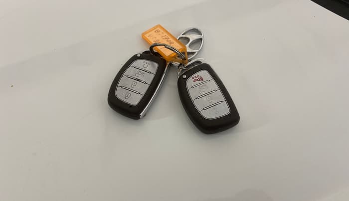 2022 Hyundai VENUE SX 1.0 (O) TURBO IMT, Petrol, Manual, 41,571 km, Key Close Up