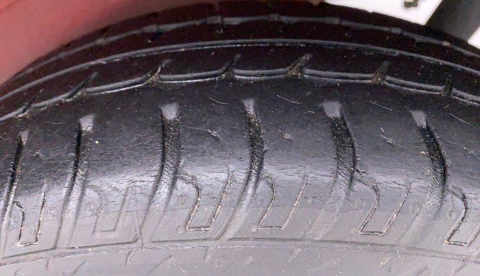 2018 Maruti Wagon R 1.0 VXI, Petrol, Manual, 23,544 km, Left Rear Tyre Tread