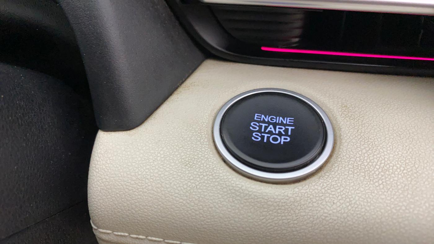2025 Hyundai Verna SX(O) 1.5 MPI IVT , Petrol, Automatic, 10,850 km, Keyless Start/ Stop Button