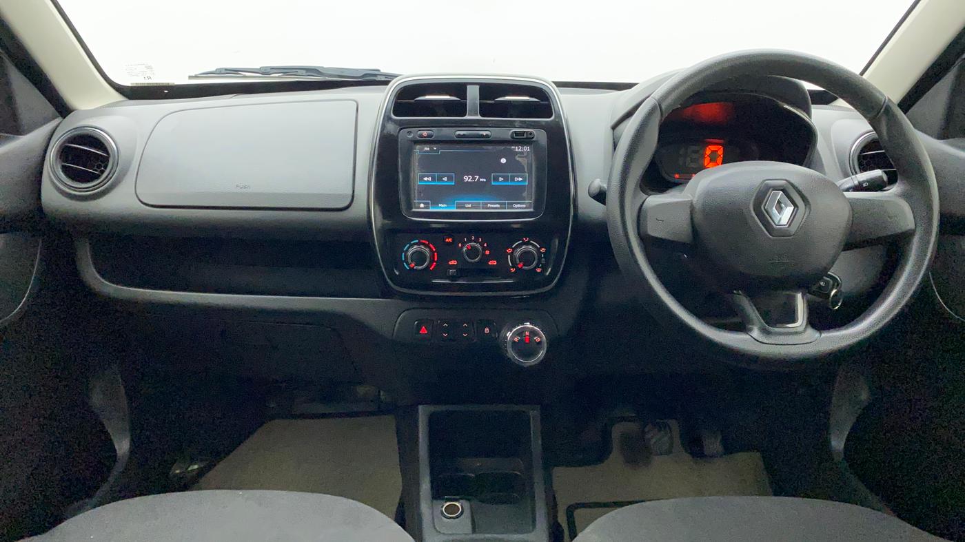 2017 Renault Kwid RXT 1.0 AMT (O), Petrol, Automatic, 31,182 km, Dashboard