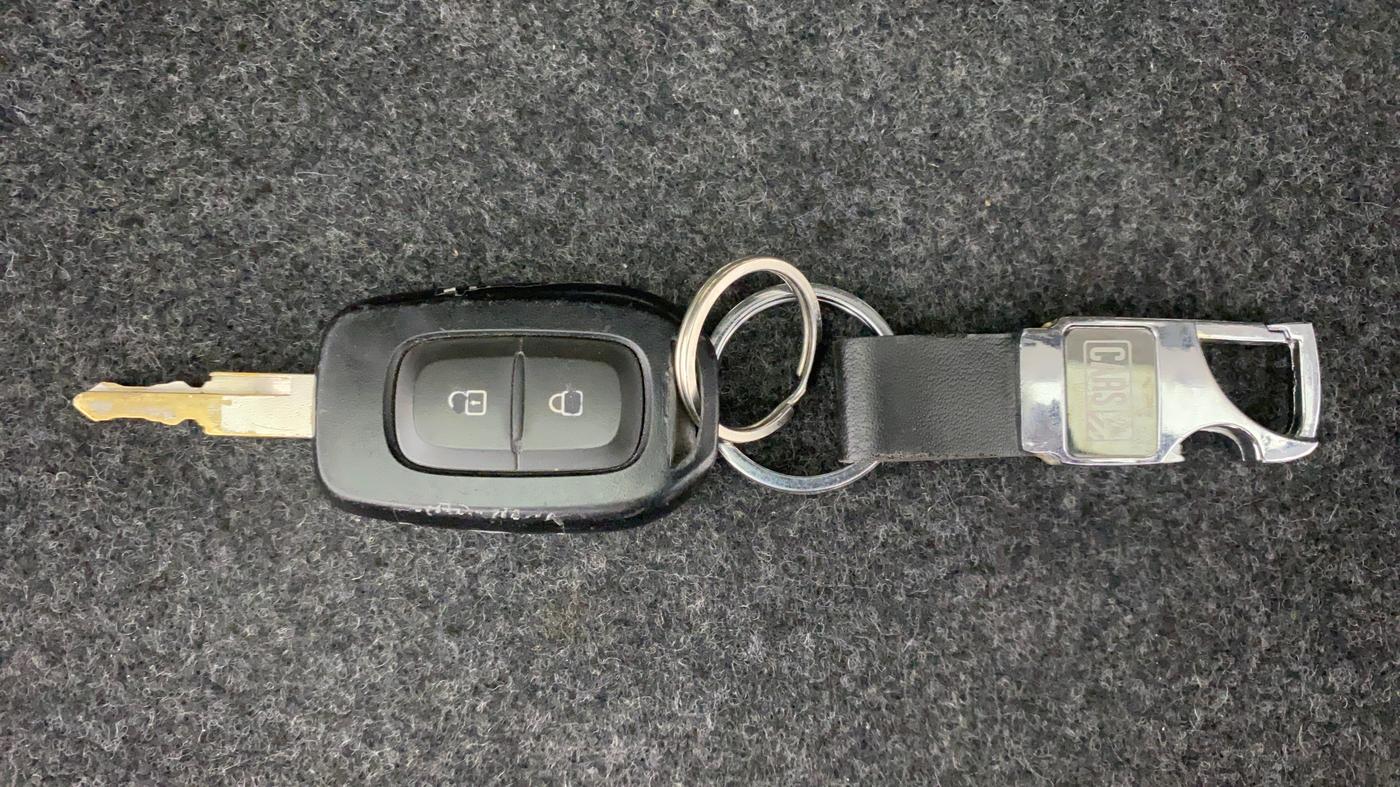 2017 Renault Kwid RXT 1.0 AMT (O), Petrol, Automatic, 31,182 km, Key Close Up