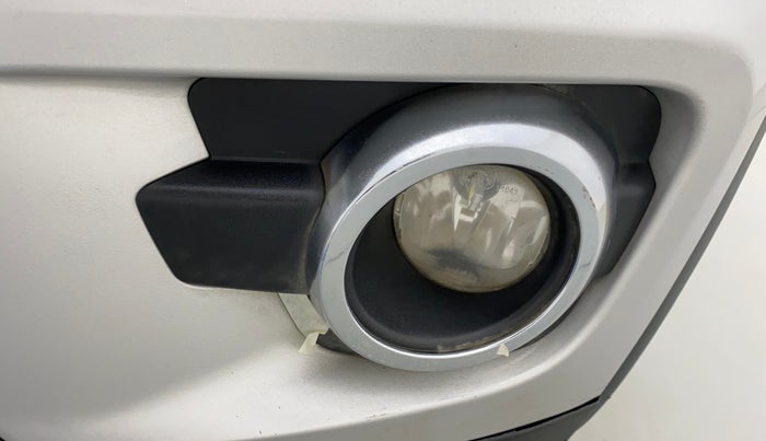 2017 Renault Kwid RXT 1.0 AMT (O), Petrol, Automatic, 31,182 km, Left fog light - Not working