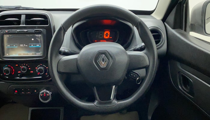 2017 Renault Kwid RXT 1.0 AMT (O), Petrol, Automatic, 31,182 km, Steering Wheel Close Up