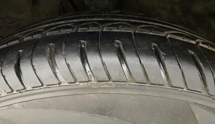 2012 Hyundai i20 SPORTZ 1.2, Petrol, Manual, 55,125 km, Left Front Tyre Tread