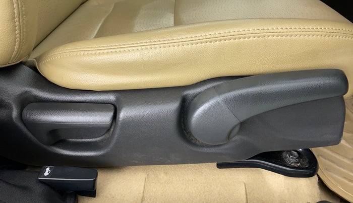 2017 Honda City VX CVT PETROL, Petrol, Automatic, 53,306 km, Driver Side Adjustment Panel