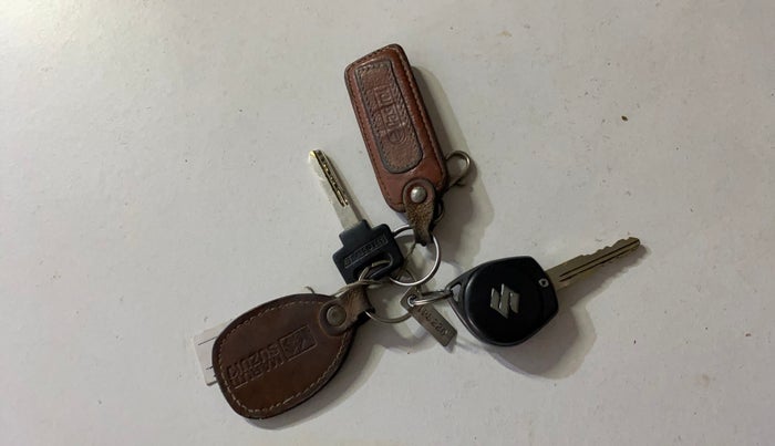 2015 Maruti Swift Dzire VXI, CNG, Manual, 69,570 km, Key Close Up