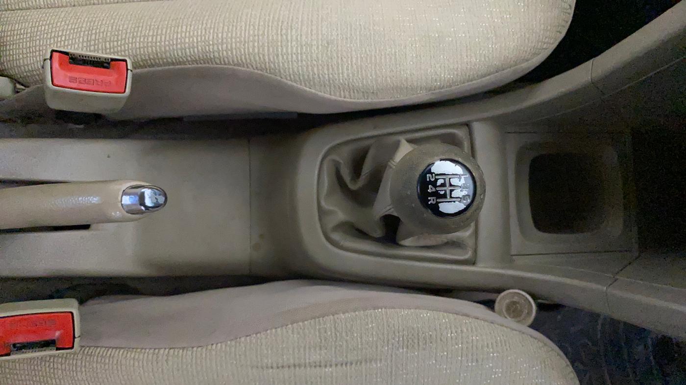 2015 Maruti Swift Dzire VXI, CNG, Manual, 69,596 km, Gear Lever