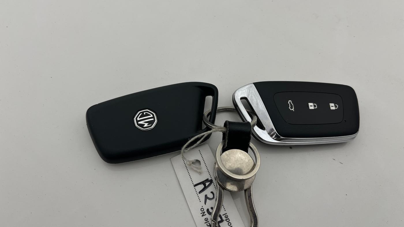 2023 MG HECTOR SHARP PRO 1.5 PETROL TURBO CVT DUAL TONE, Petrol, Automatic, 20,985 km, Key Close Up