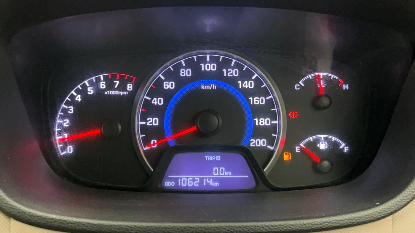 2015 Hyundai Grand i10 SPORTZ 1.2 KAPPA VTVT, Petrol, Manual, 1,06,117 km, Odometer Image