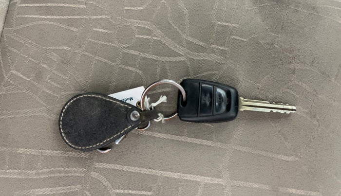 2015 Hyundai Grand i10 SPORTZ 1.2 KAPPA VTVT, Petrol, Manual, 1,06,168 km, Key Close Up