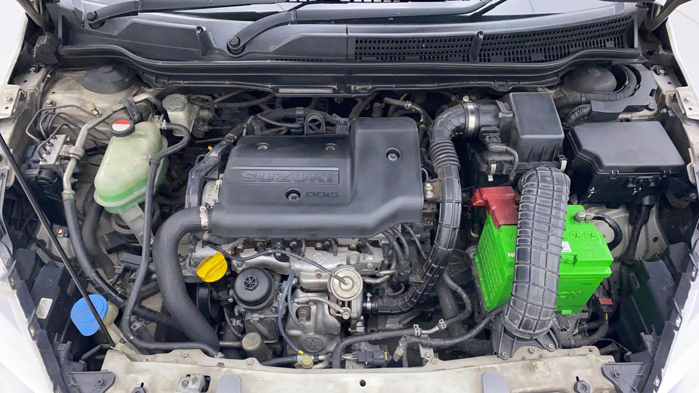 2015 Maruti S Cross ZETA 1.3, Diesel, Manual, 1,20,526 km, Engine Bonet View