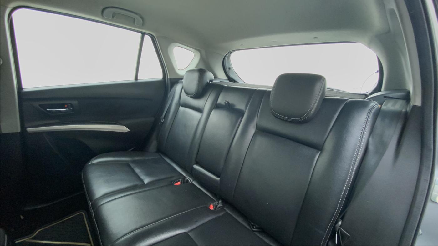 2015 Maruti S Cross ZETA 1.3, Diesel, Manual, 1,20,526 km, Right Side Door Cabin View