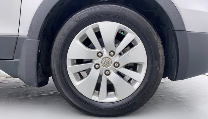 2015 Maruti S Cross ZETA 1.3, Diesel, Manual, 1,20,526 km, Right Front Tyre