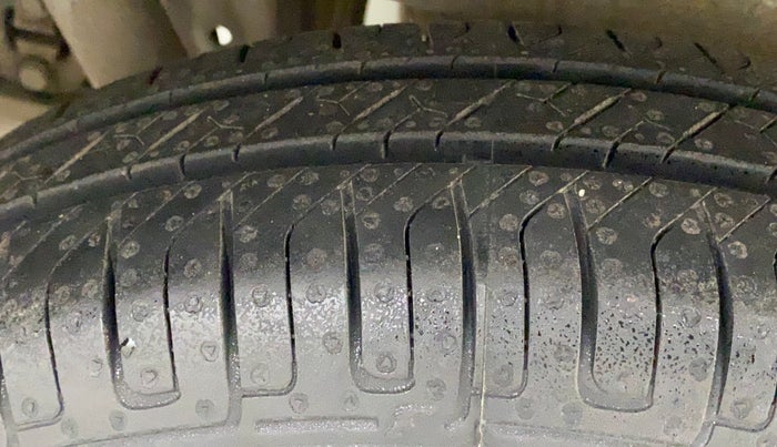2017 Maruti Wagon R 1.0 LXI CNG, CNG, Manual, 80,846 km, Right Rear Tyre Tread