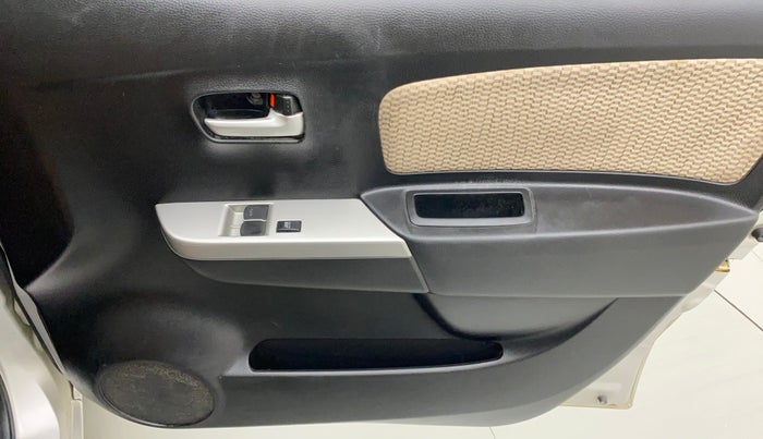 2017 Maruti Wagon R 1.0 LXI CNG, CNG, Manual, 80,846 km, Driver Side Door Panels Control