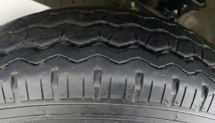 2021 Maruti Eeco 5 STR CNG WITH AC PLUSHTR, CNG, Manual, 7,484 km, Right Rear Tyre Tread