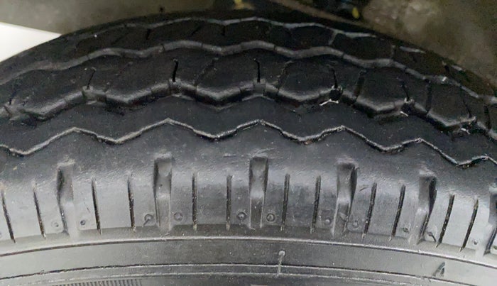 2021 Maruti Eeco 5 STR CNG WITH AC PLUSHTR, CNG, Manual, 7,484 km, Left Front Tyre Tread