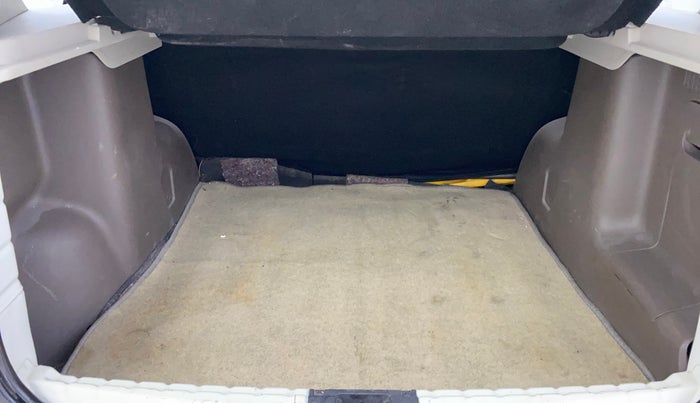 2016 Renault Duster 110 PS RXZ 4X2 AMT DIESEL, Diesel, Automatic, 69,276 km, Boot Inside