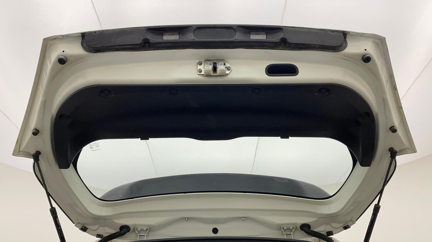 2015 Maruti Swift VXI, Petrol, Manual, 62,223 km, Boot Door Open