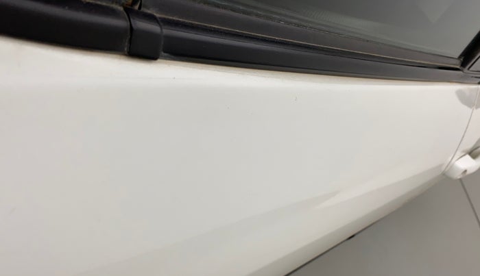 2015 Maruti Swift VXI, Petrol, Manual, 62,223 km, Right rear door - Slightly dented