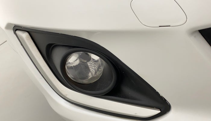 2015 Maruti Swift VXI, Petrol, Manual, 62,223 km, Right fog light - Not fixed properly
