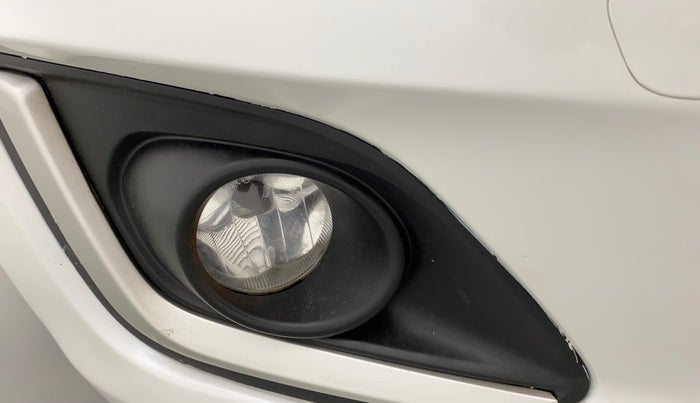 2015 Maruti Swift VXI, Petrol, Manual, 62,223 km, Right fog light - Not working