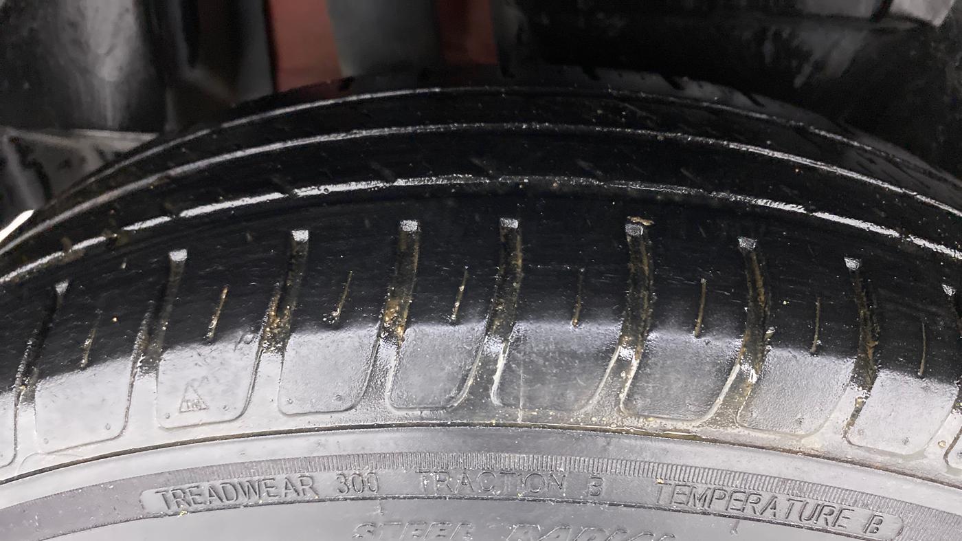2018 Maruti Dzire VXI AMT, Petrol, Automatic, 50,908 km, Right Rear Tyre Tread