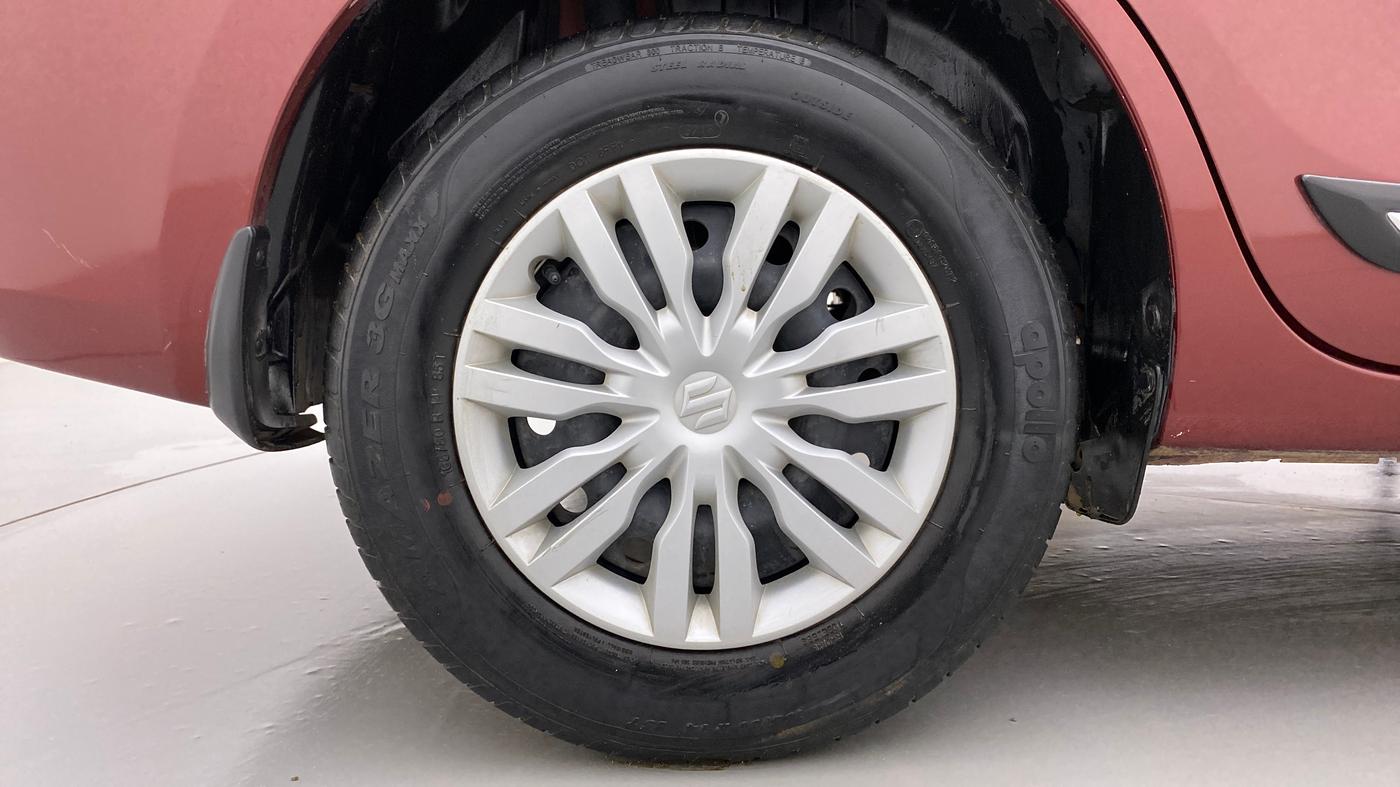 2018 Maruti Dzire VXI AMT, Petrol, Automatic, 50,908 km, Right Rear Wheel