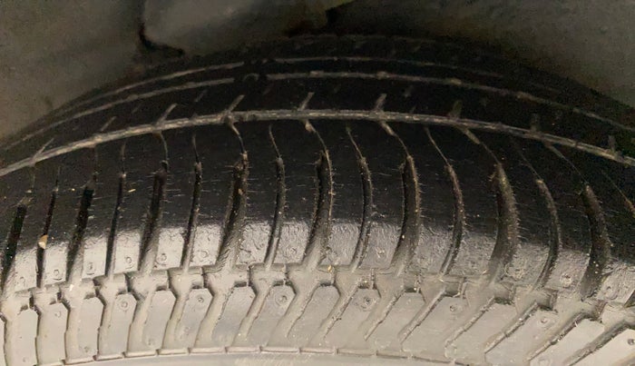 2012 Hyundai i10 SPORTZ 1.2, Petrol, Manual, 74,961 km, Left Rear Tyre Tread