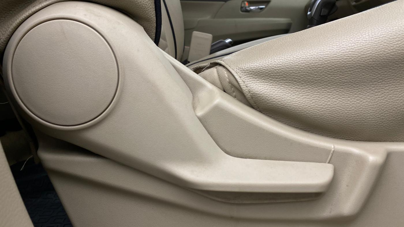 2020 Maruti Ertiga VXI AT SHVS, Petrol, Automatic, 76,014 km, Driver Side Adjustment Panel