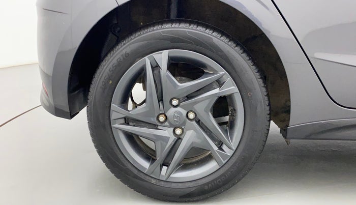 2021 Hyundai NEW I20 SPORTZ 1.2 MT, Petrol, Manual, 19,258 km, Right Rear Wheel