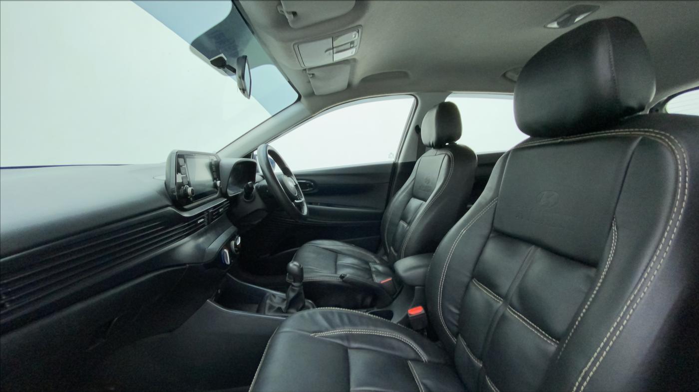 2021 Hyundai NEW I20 SPORTZ 1.2 MT, Petrol, Manual, 19,258 km, Right Side Front Door Cabin
