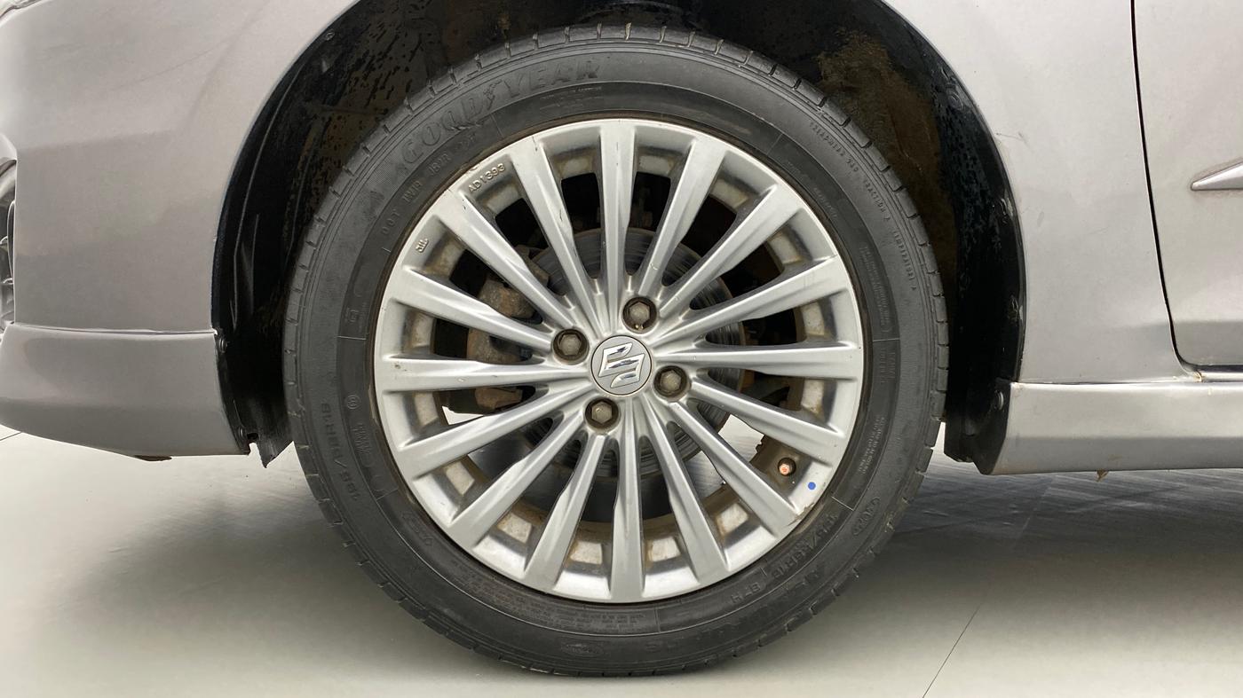 2017 Maruti Ciaz 1.4 S, Petrol, Manual, 55,098 km, Left Front Wheel