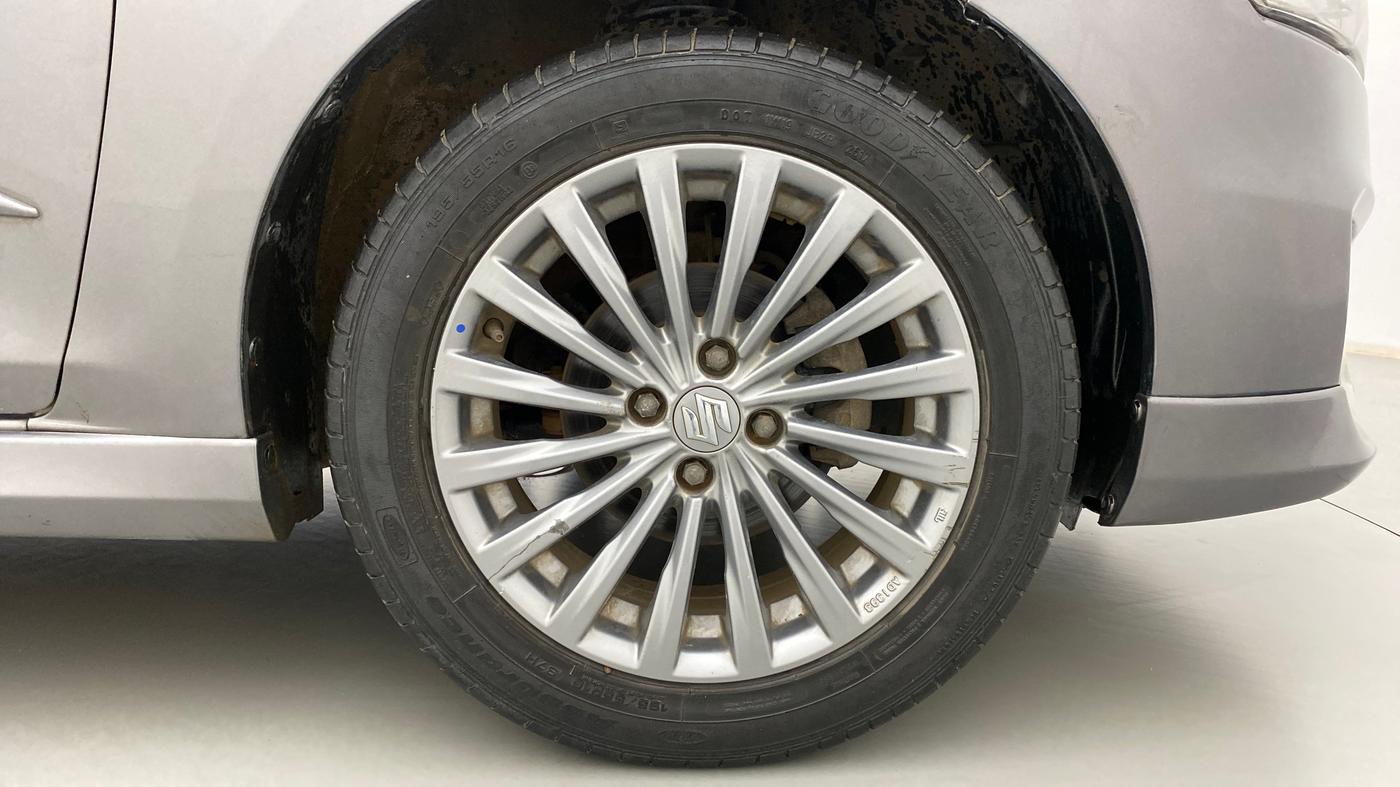 2017 Maruti Ciaz 1.4 S, Petrol, Manual, 55,098 km, Right Front Wheel
