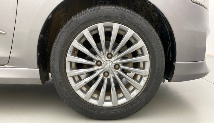 2017 Maruti Ciaz 1.4 S, Petrol, Manual, 55,098 km, Right Front Wheel