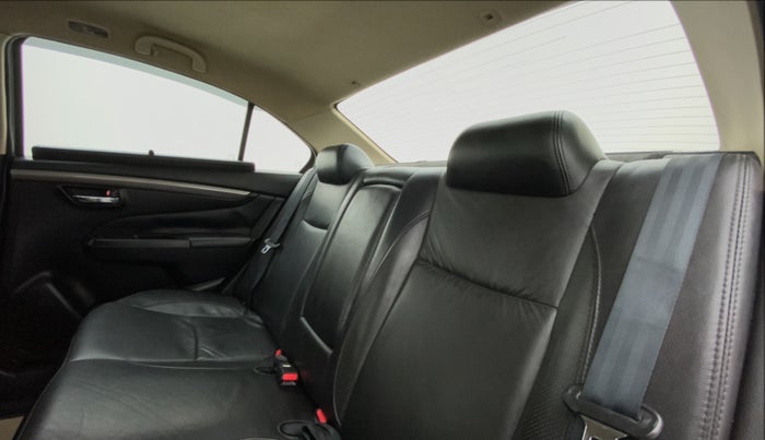 2017 Maruti Ciaz 1.4 S, Petrol, Manual, 55,098 km, Right Side Rear Door Cabin