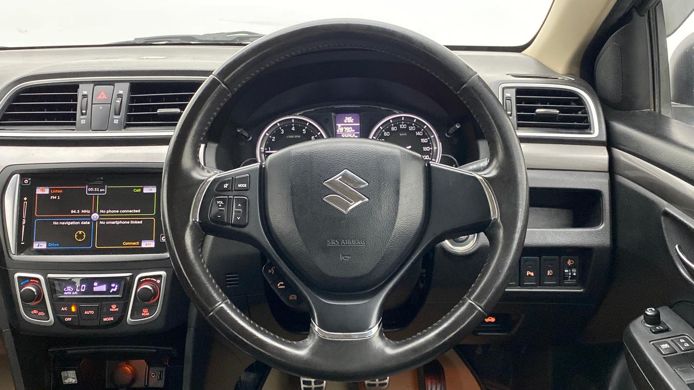 2017 Maruti Ciaz 1.4 S, Petrol, Manual, 55,098 km, Steering Wheel Close Up