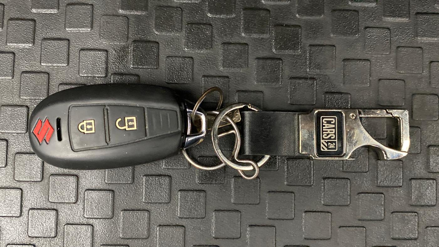 2017 Maruti Ciaz 1.4 S, Petrol, Manual, 55,098 km, Key Close Up