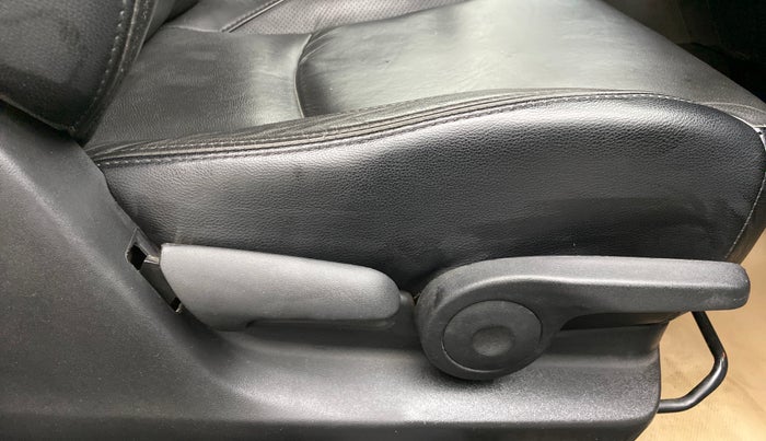2017 Maruti Ciaz 1.4 S, Petrol, Manual, 55,098 km, Driver Side Adjustment Panel