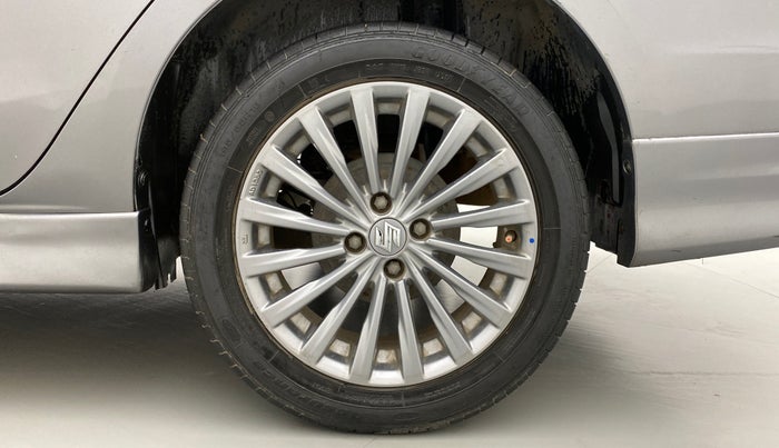 2017 Maruti Ciaz 1.4 S, Petrol, Manual, 55,098 km, Left Rear Wheel