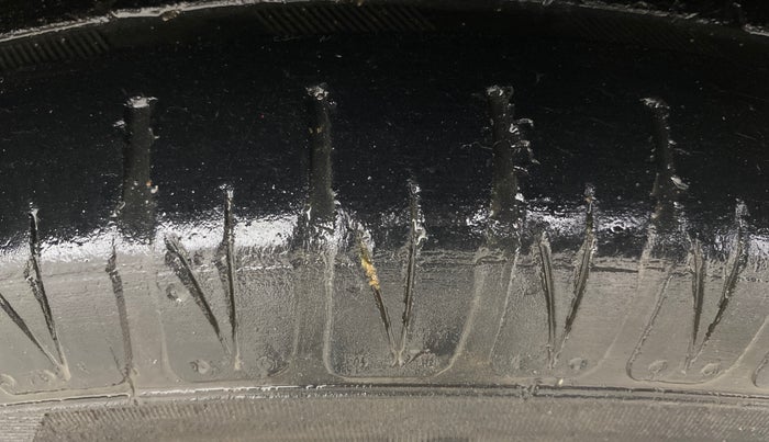 2014 Hyundai i20 SPORTZ 1.2, Petrol, Manual, 83,257 km, Right Front Tyre Tread