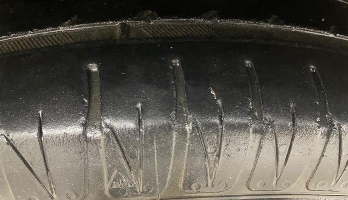 2014 Hyundai i20 SPORTZ 1.2, Petrol, Manual, 83,257 km, Left Front Tyre Tread