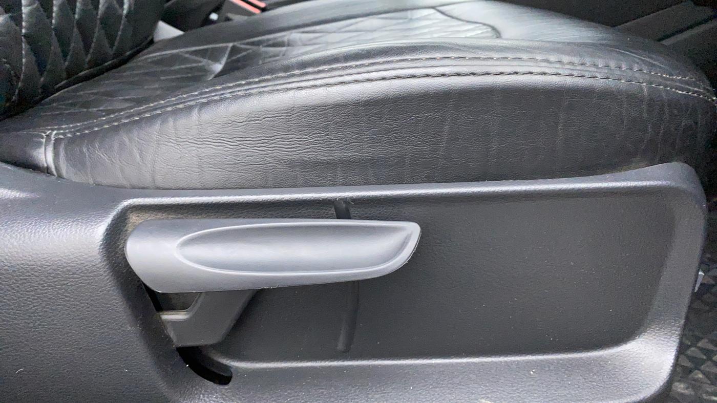 2020 Volkswagen Polo Trendline 1.0 L Petrol, Petrol, Manual, 21,975 km, Driver Side Adjustment Panel