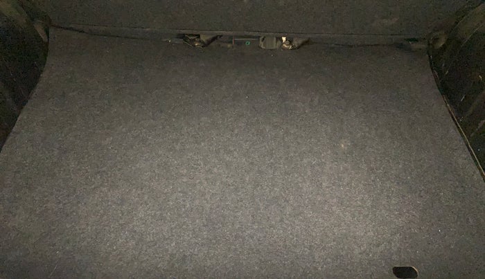 2016 Renault Kwid RXT 1.0, Petrol, Manual, 46,215 km, Boot Inside