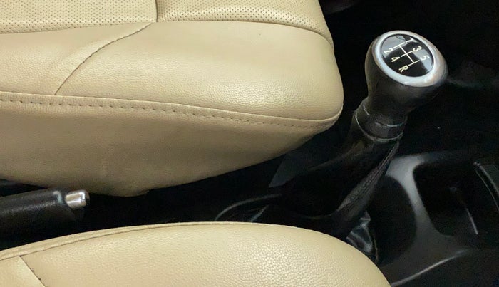 2013 Maruti Wagon R 1.0 VXI, Petrol, Manual, 56,095 km, Gear Lever