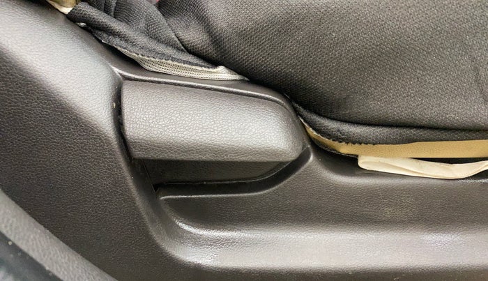 2012 Hyundai Verna FLUIDIC 1.6 CRDI SX, Diesel, Manual, 1,11,454 km, Driver Side Adjustment Panel