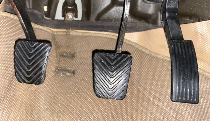 2012 Hyundai Verna FLUIDIC 1.6 CRDI SX, Diesel, Manual, 1,11,454 km, Pedals