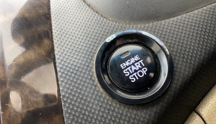 2012 Hyundai Verna FLUIDIC 1.6 CRDI SX, Diesel, Manual, 1,11,454 km, Keyless Start/ Stop Button