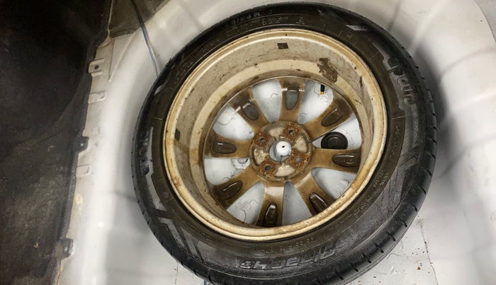 2012 Hyundai Verna FLUIDIC 1.6 CRDI SX, Diesel, Manual, 1,11,454 km, Spare Tyre