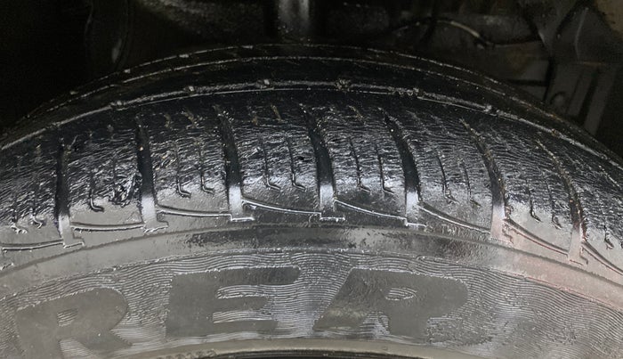 2016 Maruti Vitara Brezza VDI (O), Diesel, Manual, 97,365 km, Right Front Tyre Tread